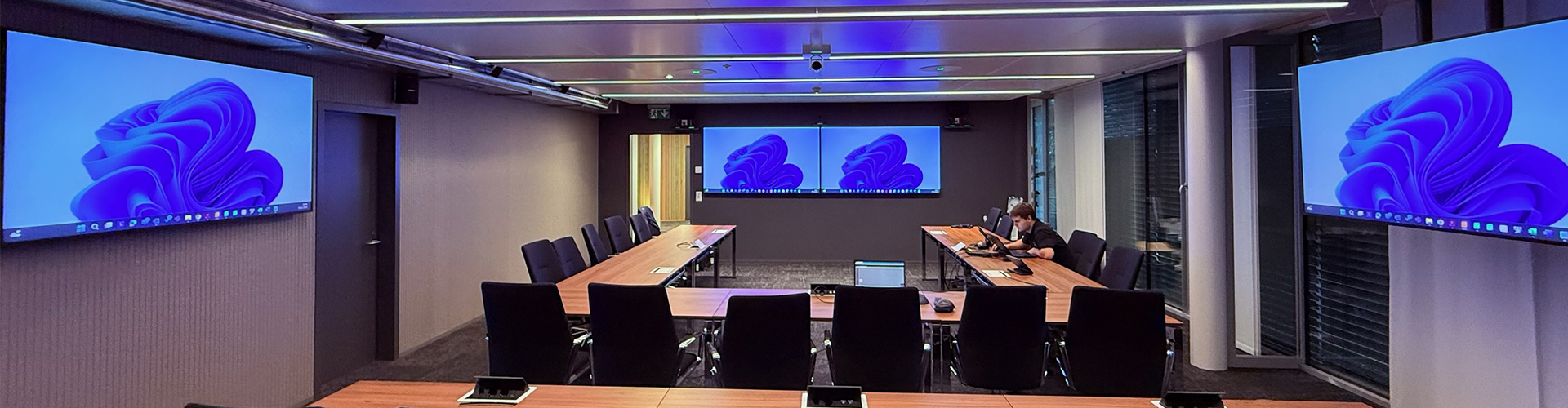 Boardroom-mit-Crestron-VX-Automate